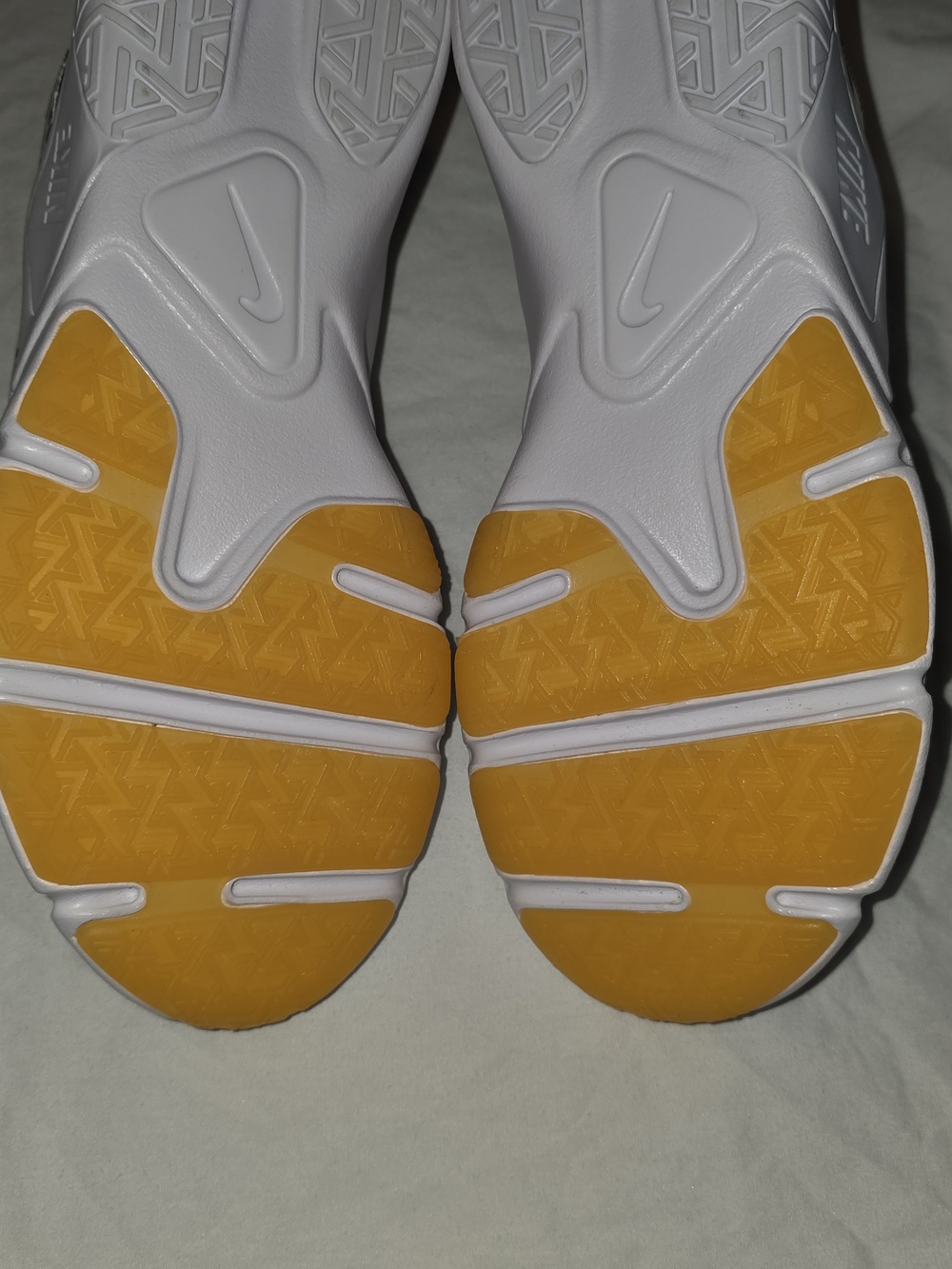 Nike Womens Training Shoes Size 8.5 - Picture 4 of 7